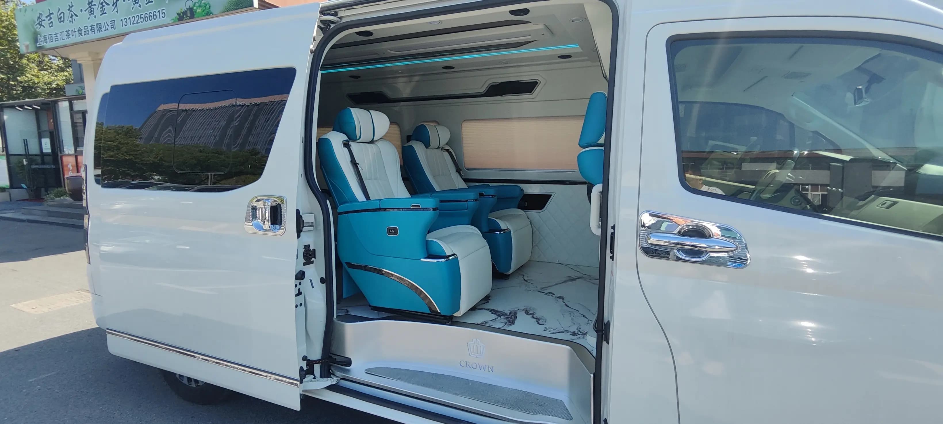 Toyota HiAce 2022 г. 59137 км. — фото 11