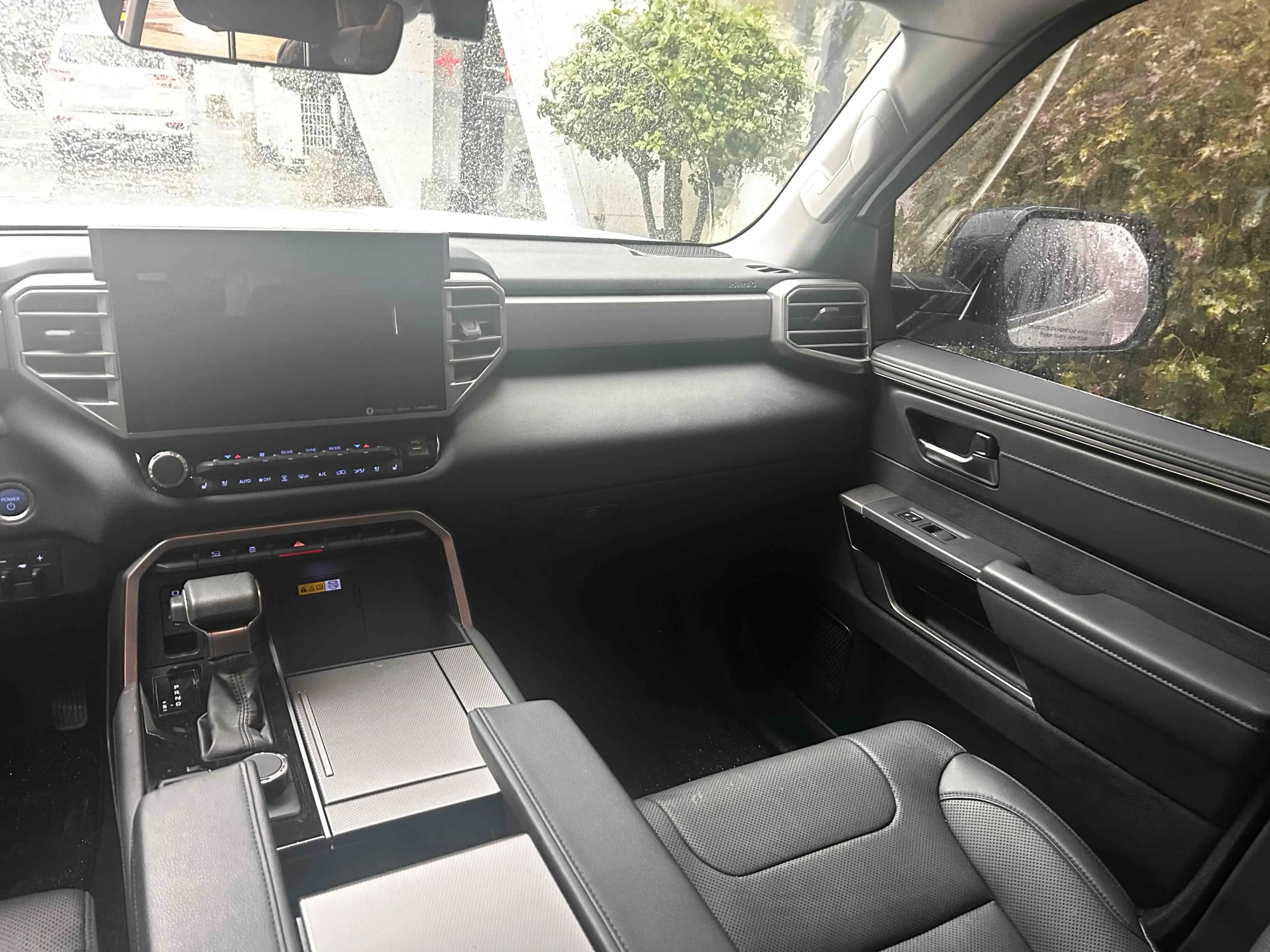 Toyota Sequoia 2023 г. 30783 км. — фото 7