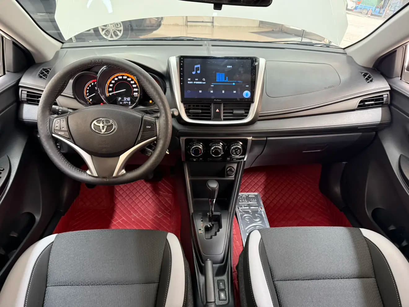 Toyota Yaris L 2022 г. 22138 км. — фото 12