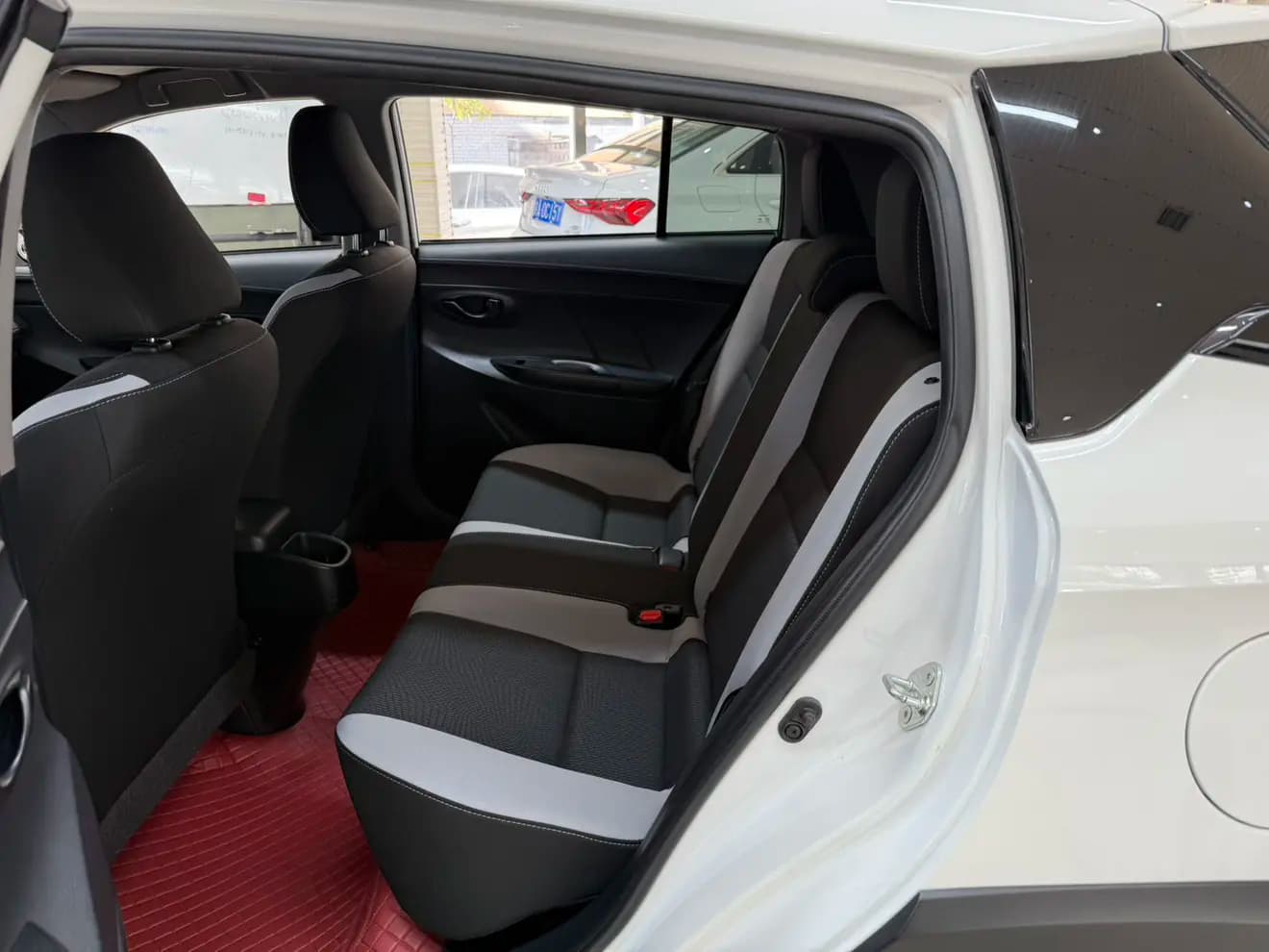 Toyota Yaris L 2022 г. 22138 км. — фото 17