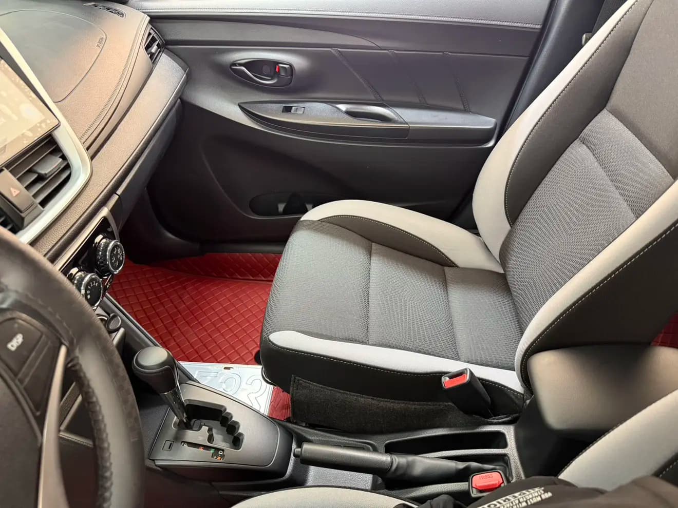 Toyota Yaris L 2022 г. 22138 км. — фото 19