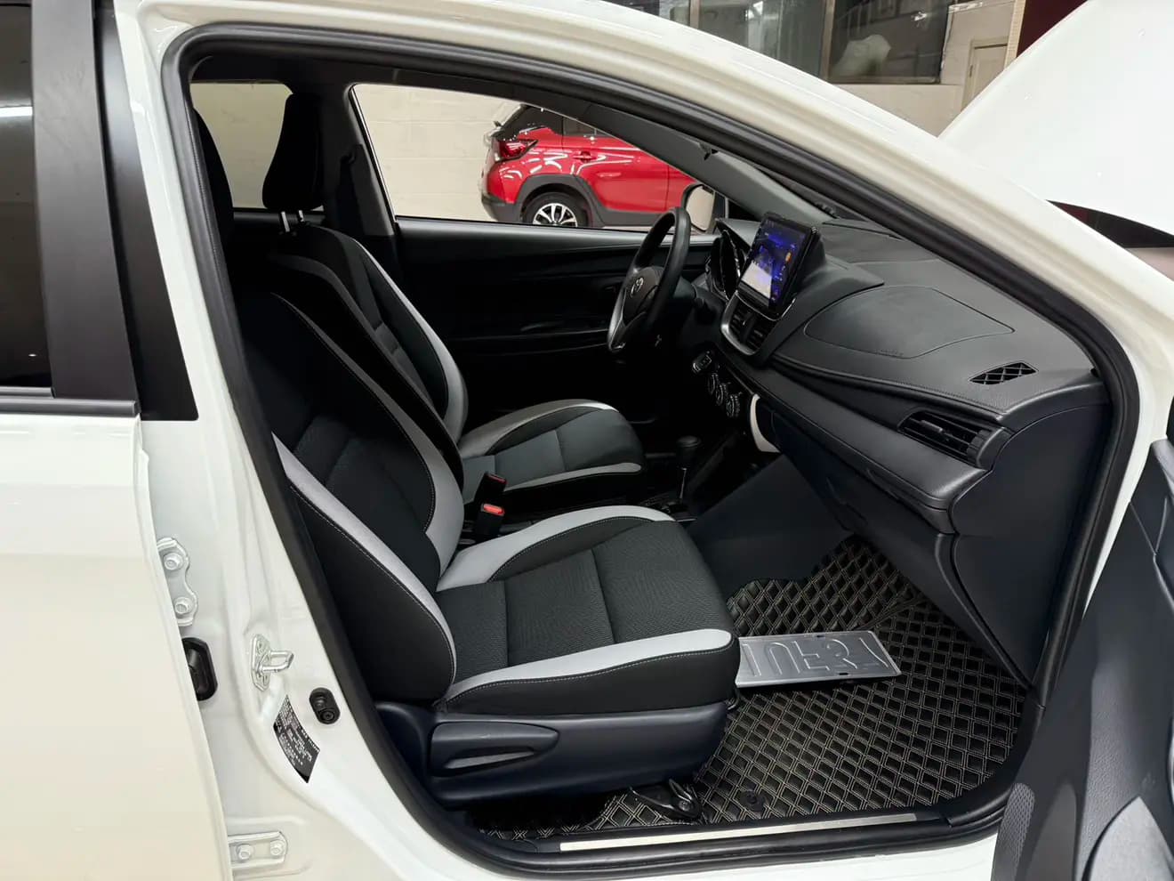 Toyota Yaris L 2022 г. 38139 км. — фото 15