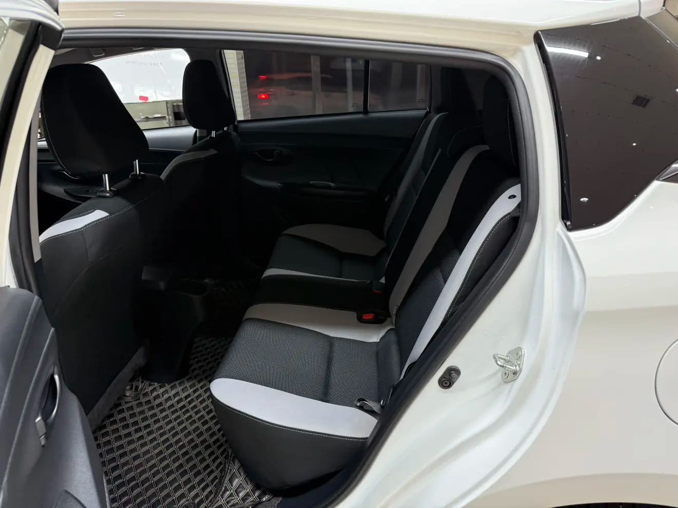 Toyota Yaris L 2022 г. 38139 км. — фото 16
