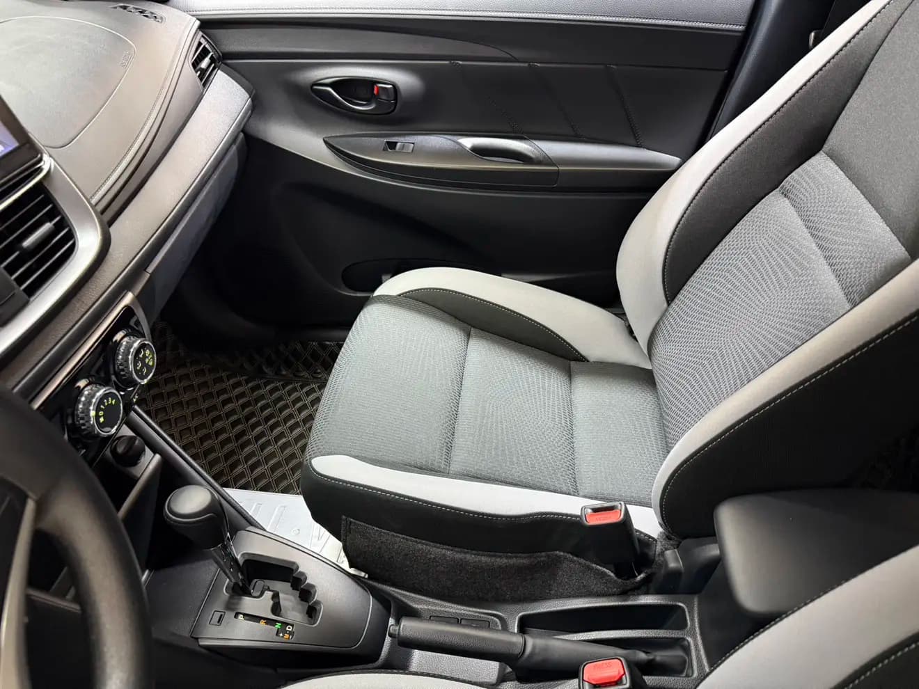 Toyota Yaris L 2022 г. 38139 км. — фото 18