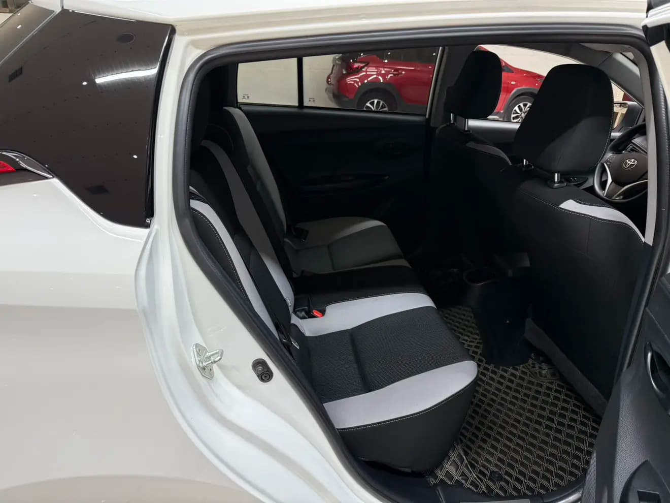 Toyota Yaris L 2022 г. 38139 км. — фото 19