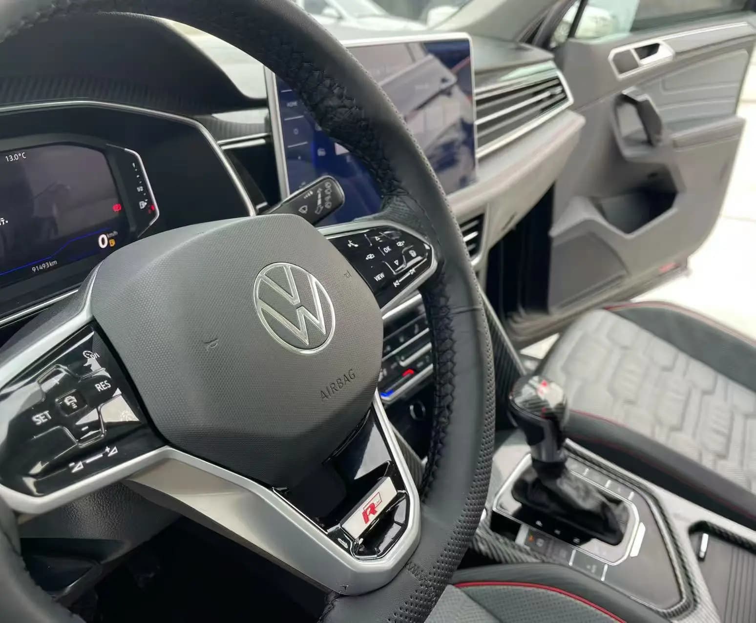 Volkswagen Tiguan L PHEV 2022 г. 90015 км. — фото 7