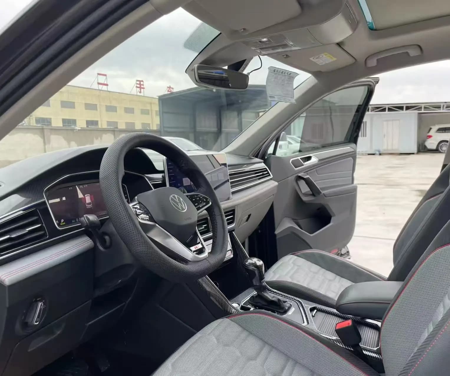 Volkswagen Tiguan L PHEV 2022 г. 90015 км. — фото 8