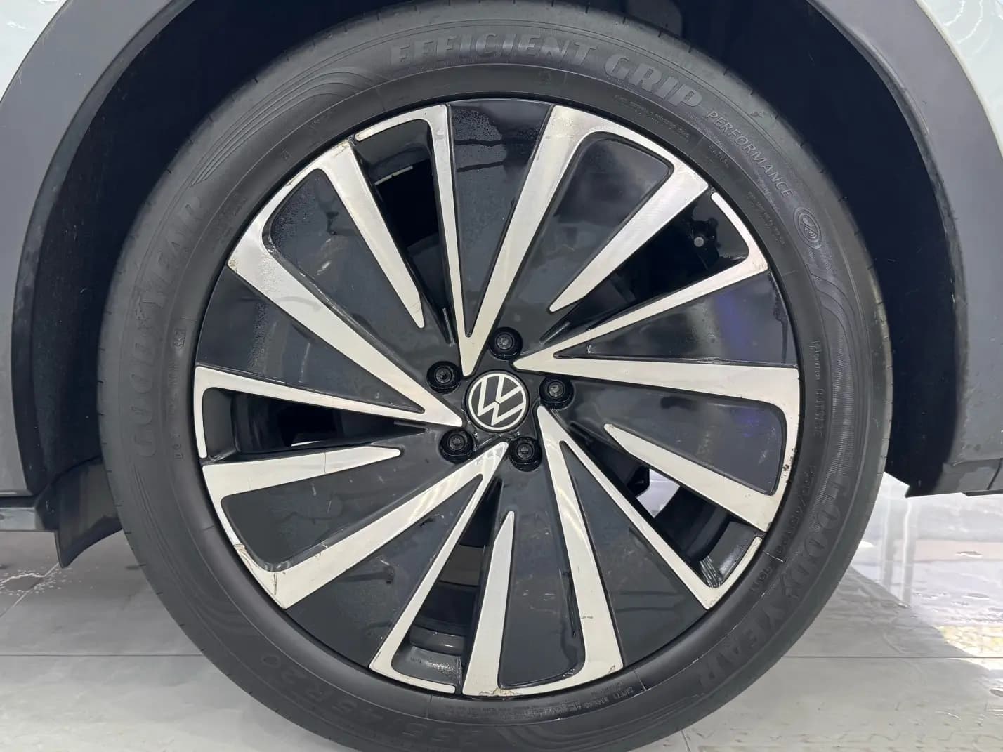 Volkswagen ID.4X 2021 г. 64085 км. — фото 4