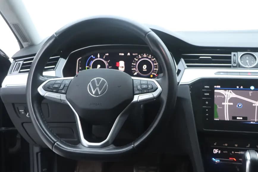 Volkswagen Magotan GTE 2023 г. 63971 км. — фото 7