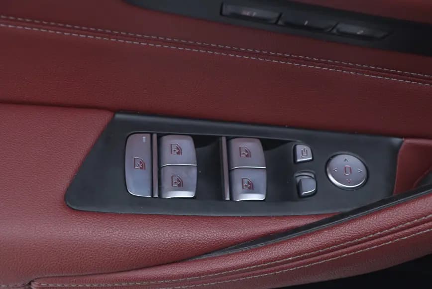 BMW 5 Series PHEV 2023 г. 49241 км. — фото 12