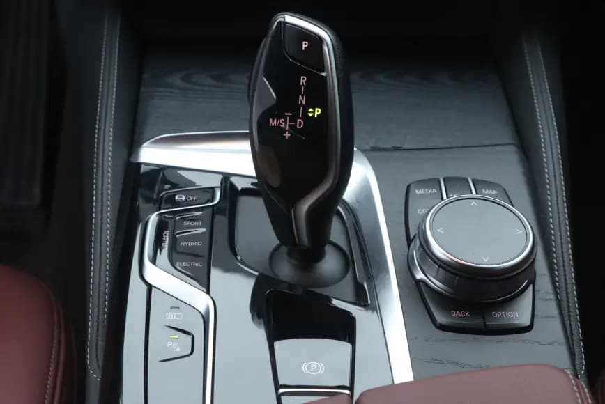 BMW 5 Series PHEV 2023 г. 49241 км. — фото 7