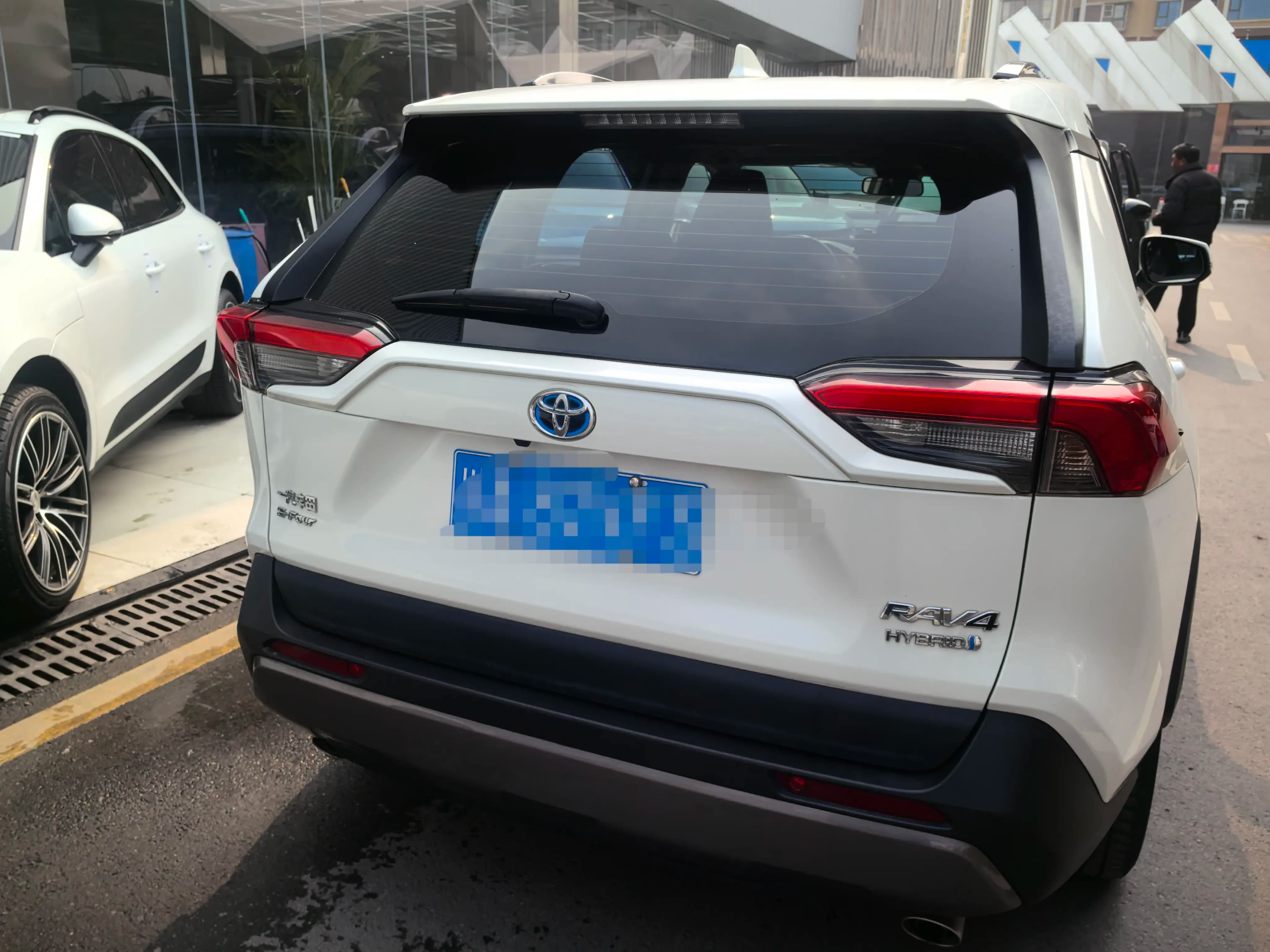 Toyota RAV4 2021 г. 46068 км. — фото 4