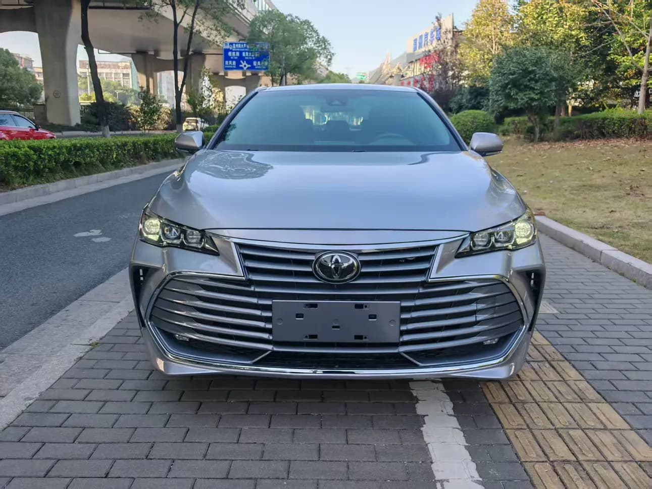 Toyota Avalon 2022 г. 46102 км. — фото 2