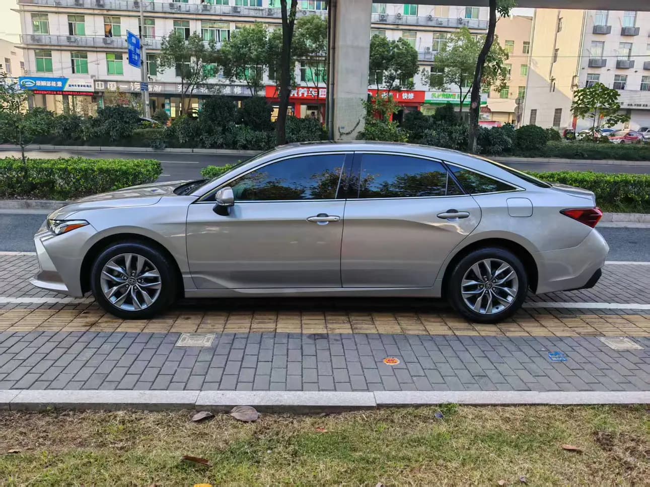 Toyota Avalon 2022 г. 46102 км. — фото 3