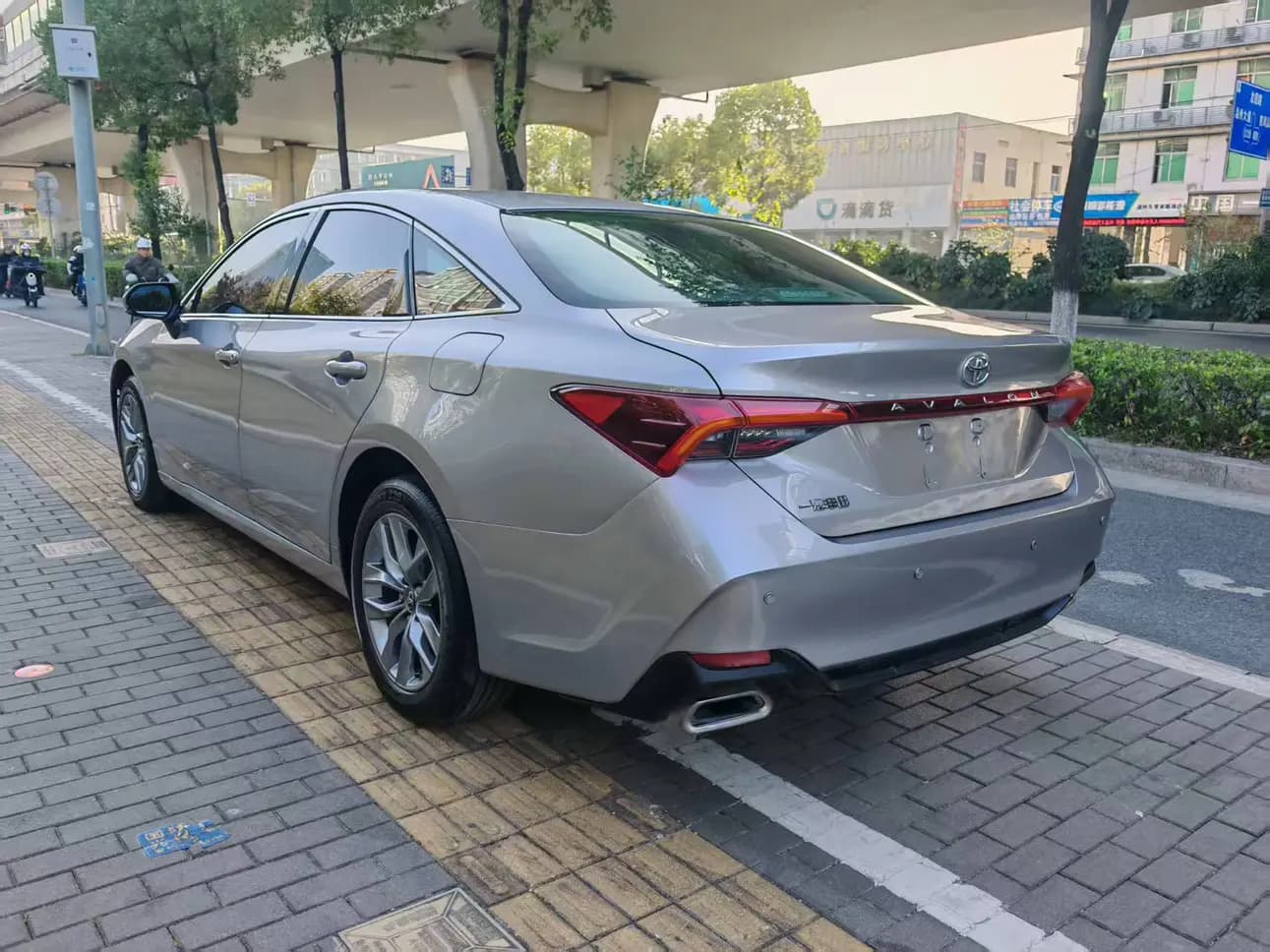 Toyota Avalon 2022 г. 46102 км. — фото 4