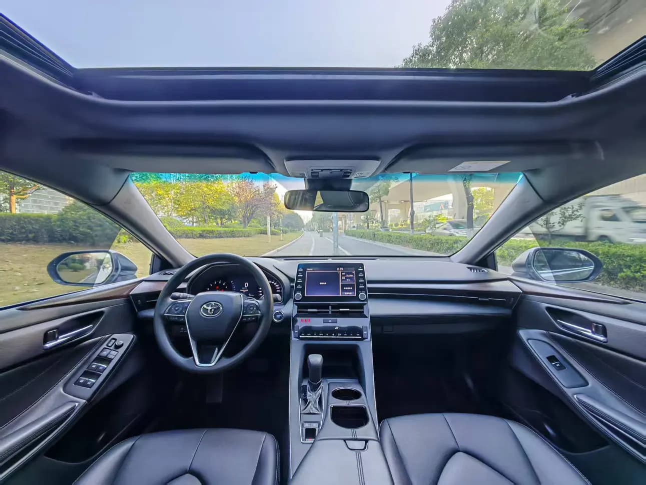 Toyota Avalon 2022 г. 46102 км. — фото 6