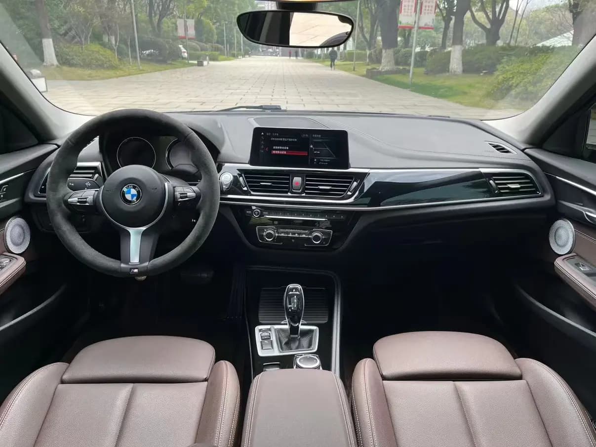 BMW 1 Series 2021 г. 59064 км. — фото 8