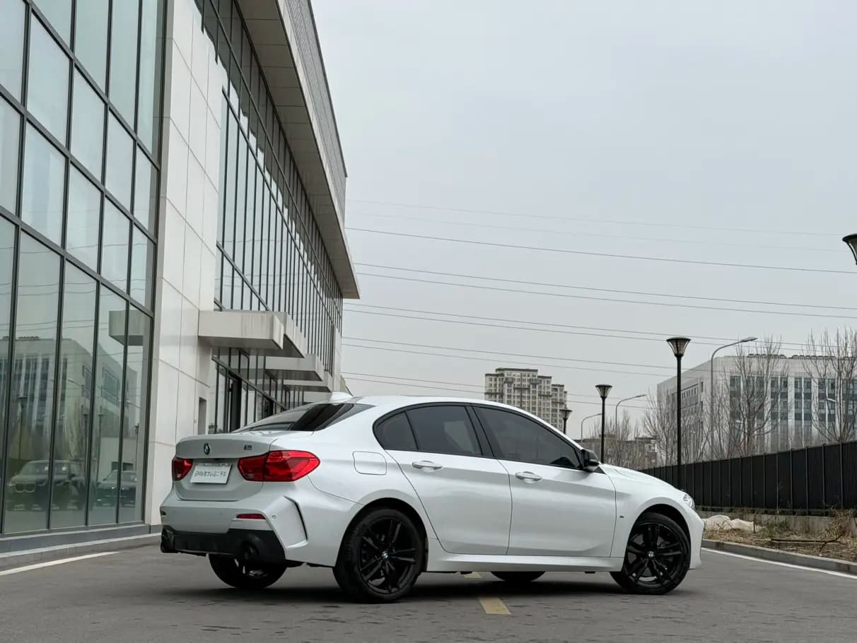 BMW 1 Series 2022 г. 34065 км. — фото 5