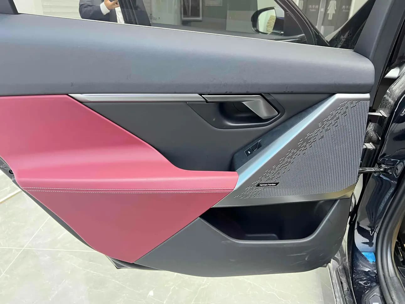 BMW i5 2025 г. 10061 км. — фото 13