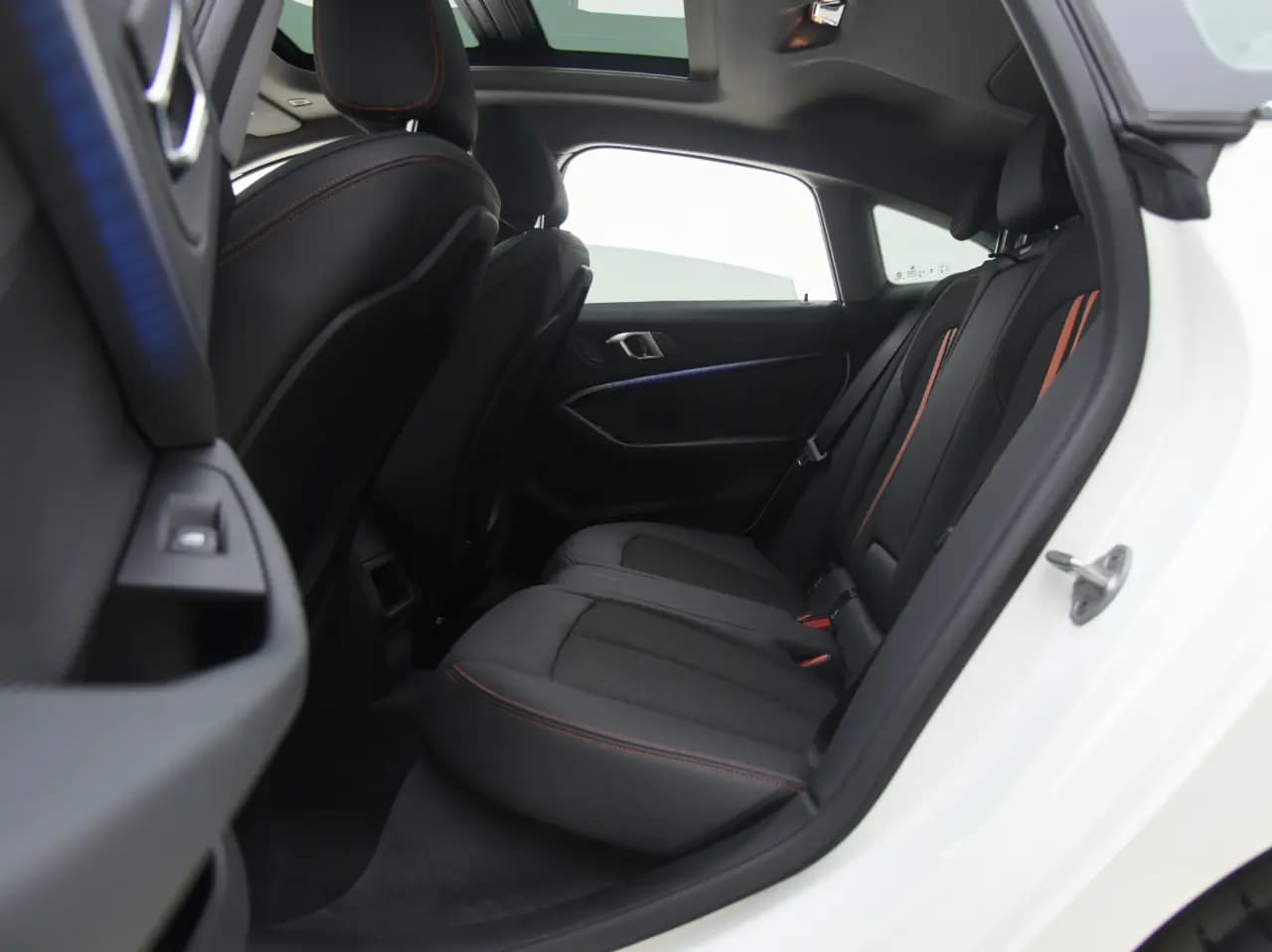 BMW 2 Series 2024 г. 13050 км. — фото 14