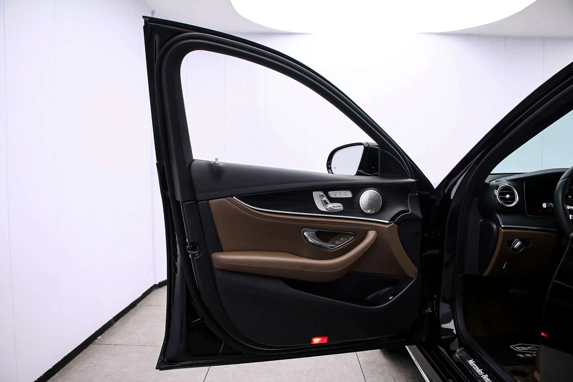 Mercedes-Benz E-Class 2022 г. 60055 км. — фото 16
