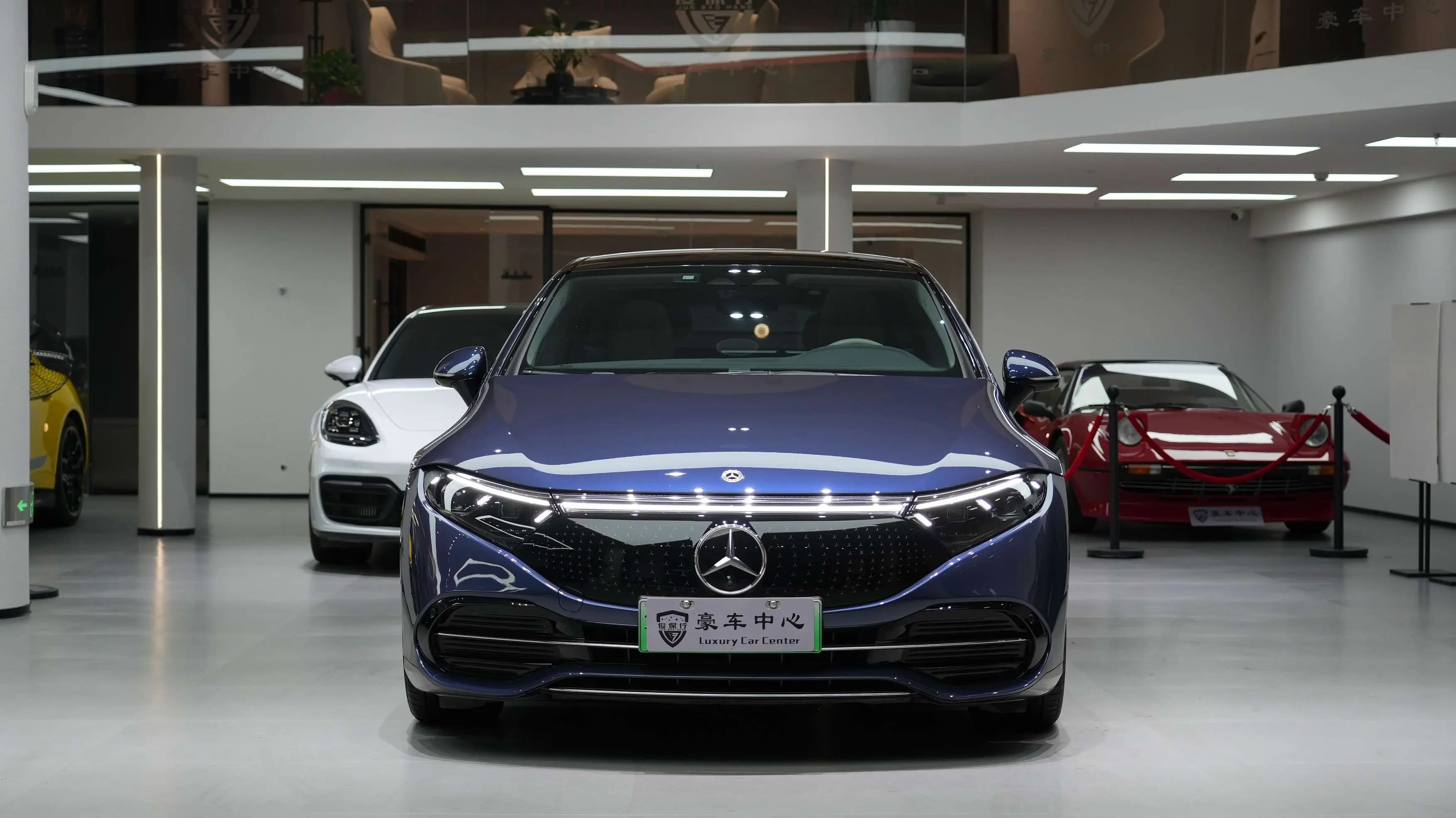 Mercedes-Benz EQS 2022 г. 35061 км. — фото 2