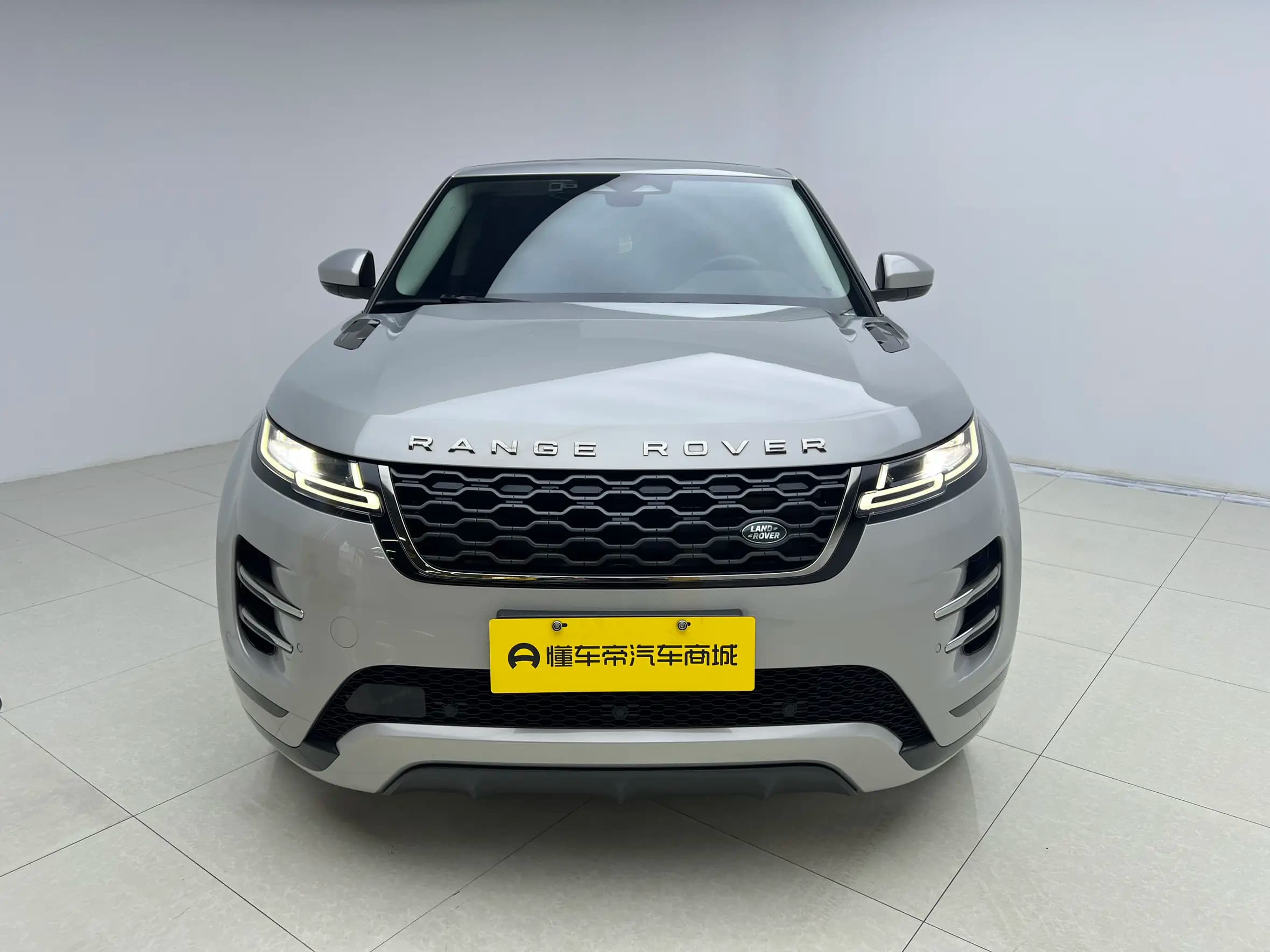 Land Rover Range Rover Evoque 2022 г. 51074 км. — фото 2
