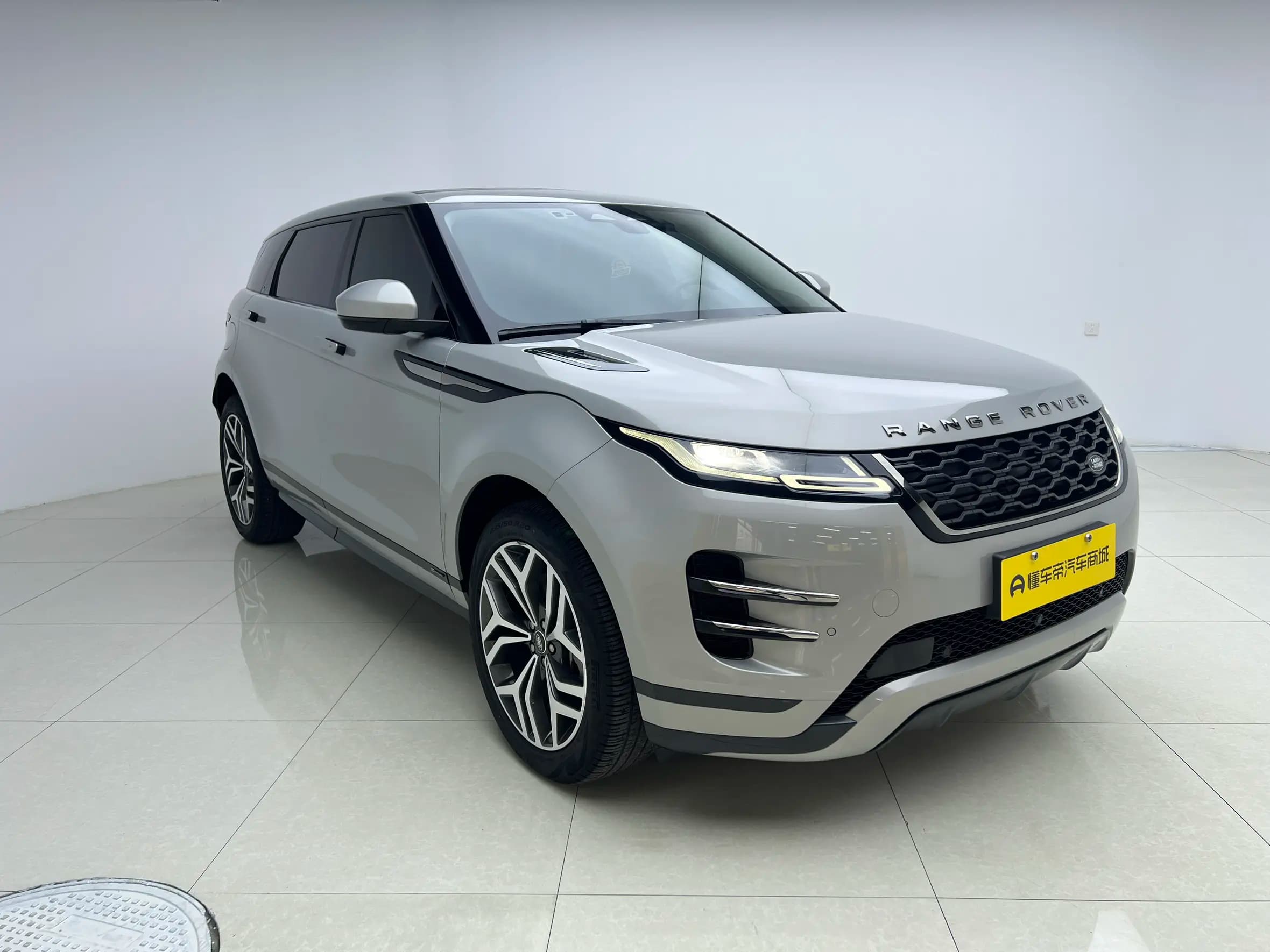 Land Rover Range Rover Evoque 2022 г. 51074 км. — фото 3