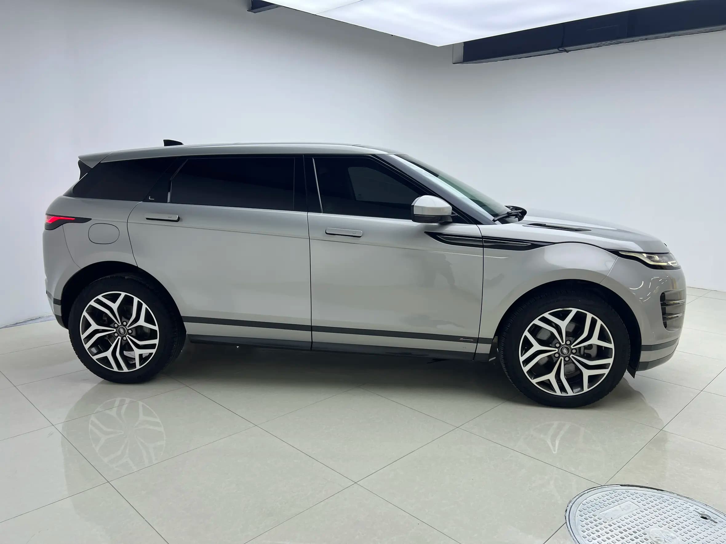 Land Rover Range Rover Evoque 2022 г. 51074 км. — фото 8