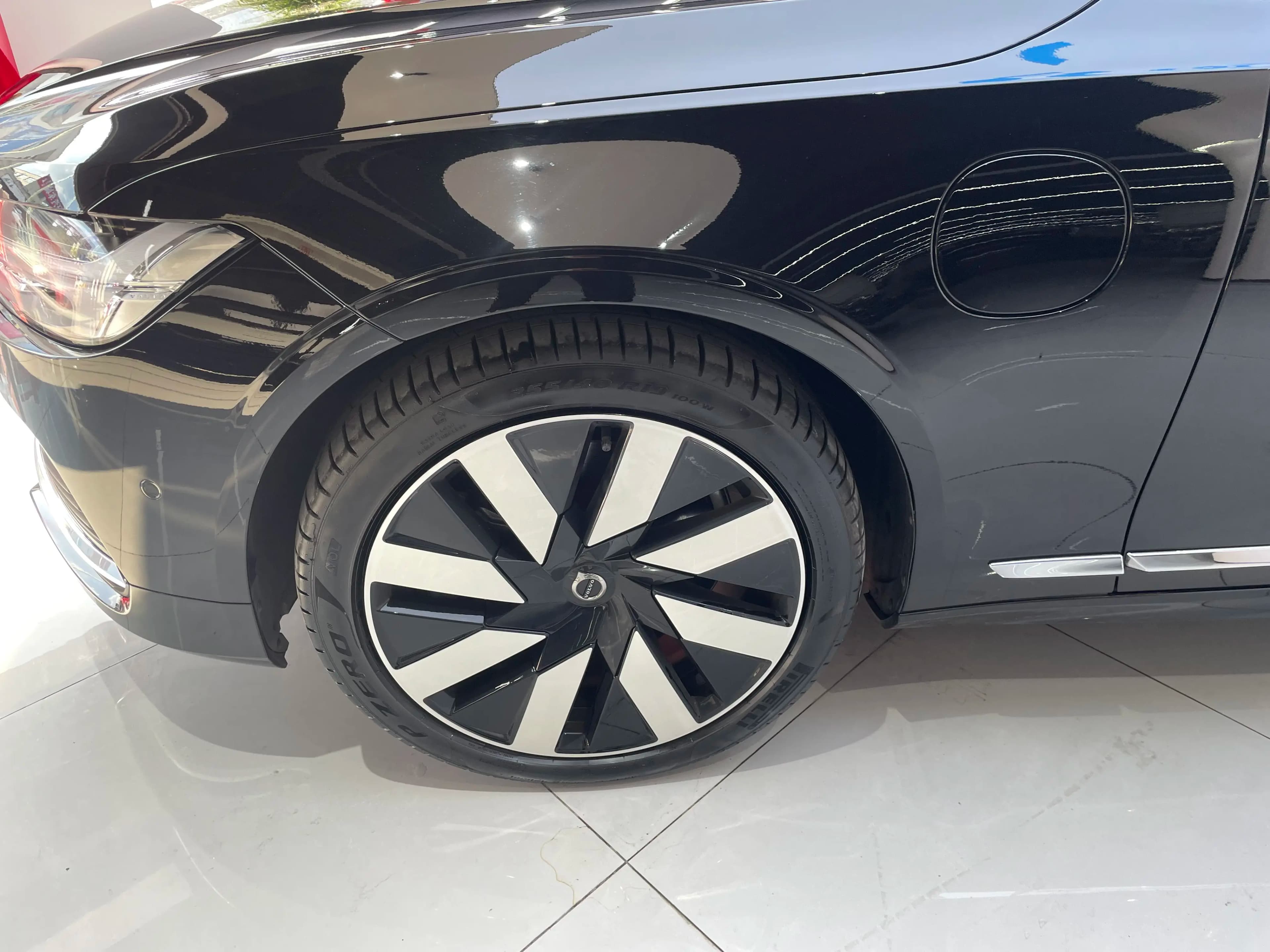Volvo S90 PHEV 2024 г. 1907 км. — фото 4