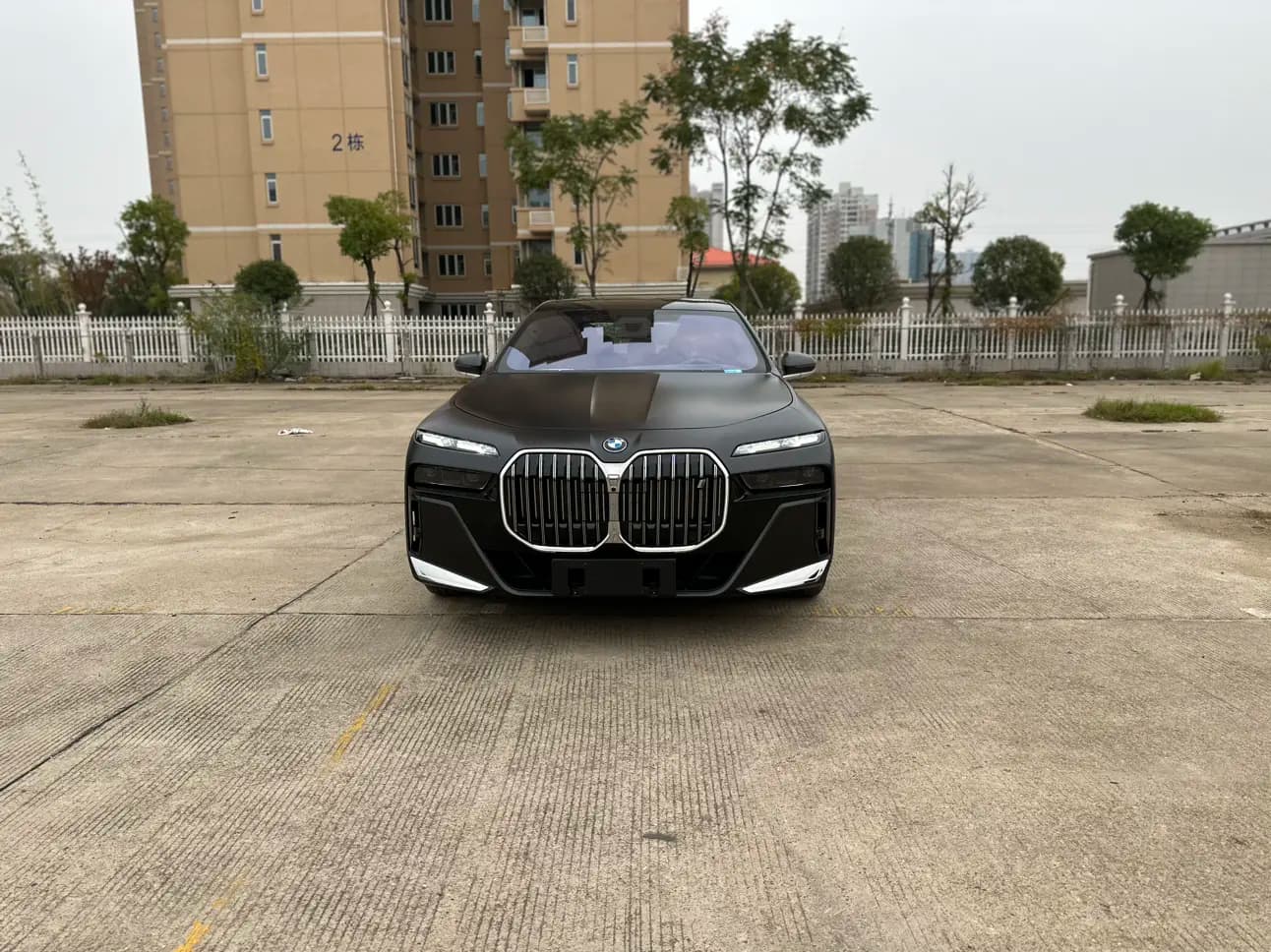 BMW i7 2023 г. 5636 км. — фото 2