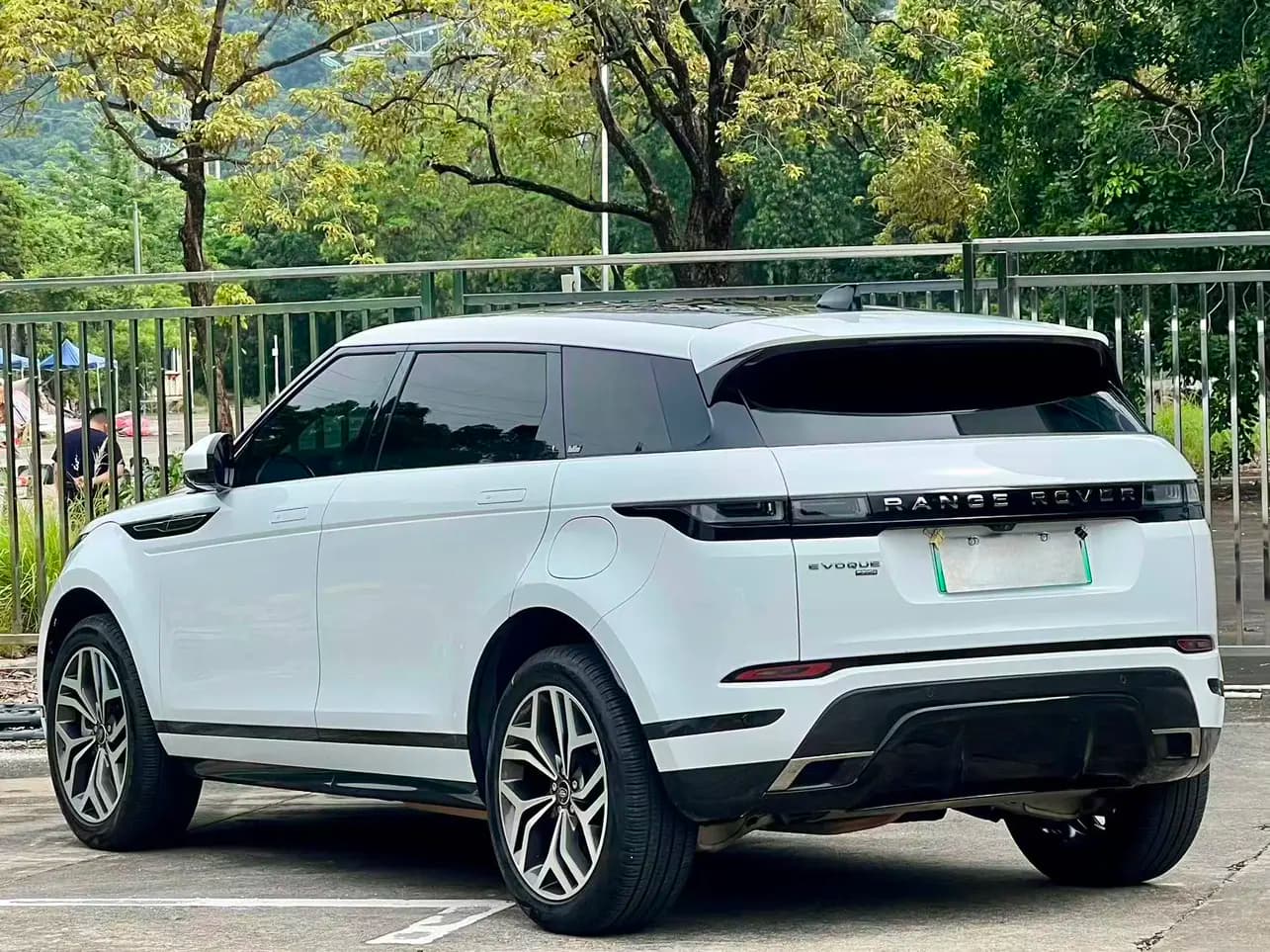 Land Rover Range Rover Evoque PHEV 2023 г. 28097 км. — фото 5