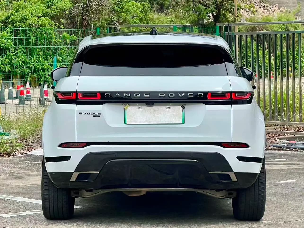 Land Rover Range Rover Evoque PHEV 2023 г. 28097 км. — фото 6