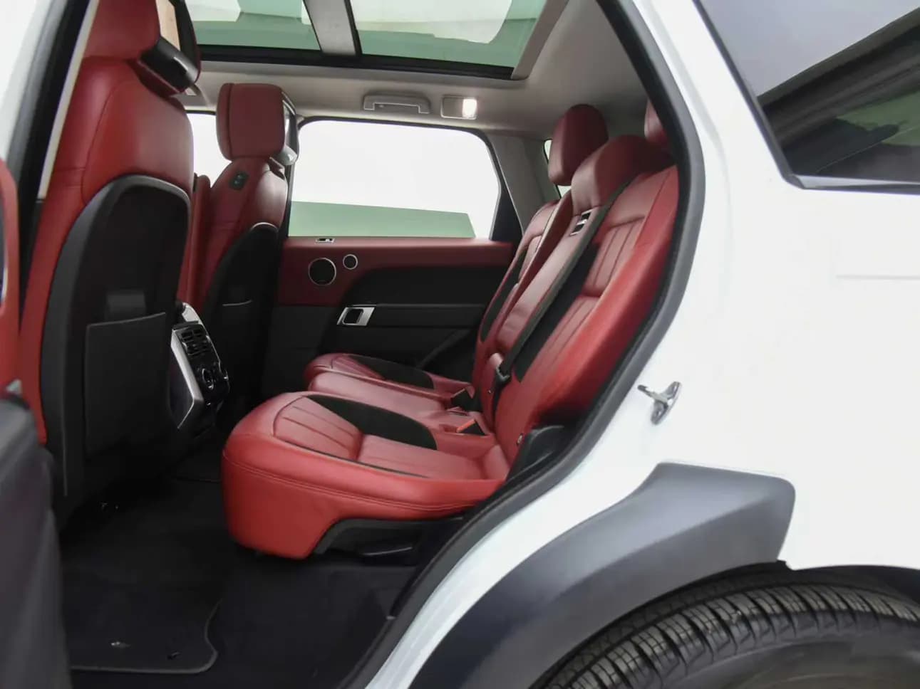 Land Rover Range Rover Sport 2021 г. 60000 км. — фото 14