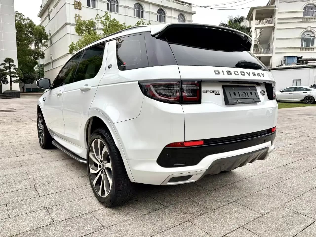 Land Rover Discover Sports 2022 г. 59000 км. — фото 4