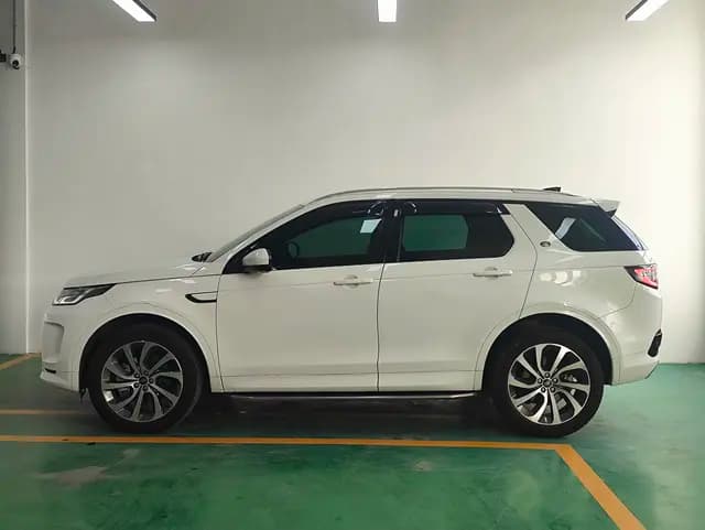 Land Rover Discover Sports 2023 г. 45800 км. — фото 4