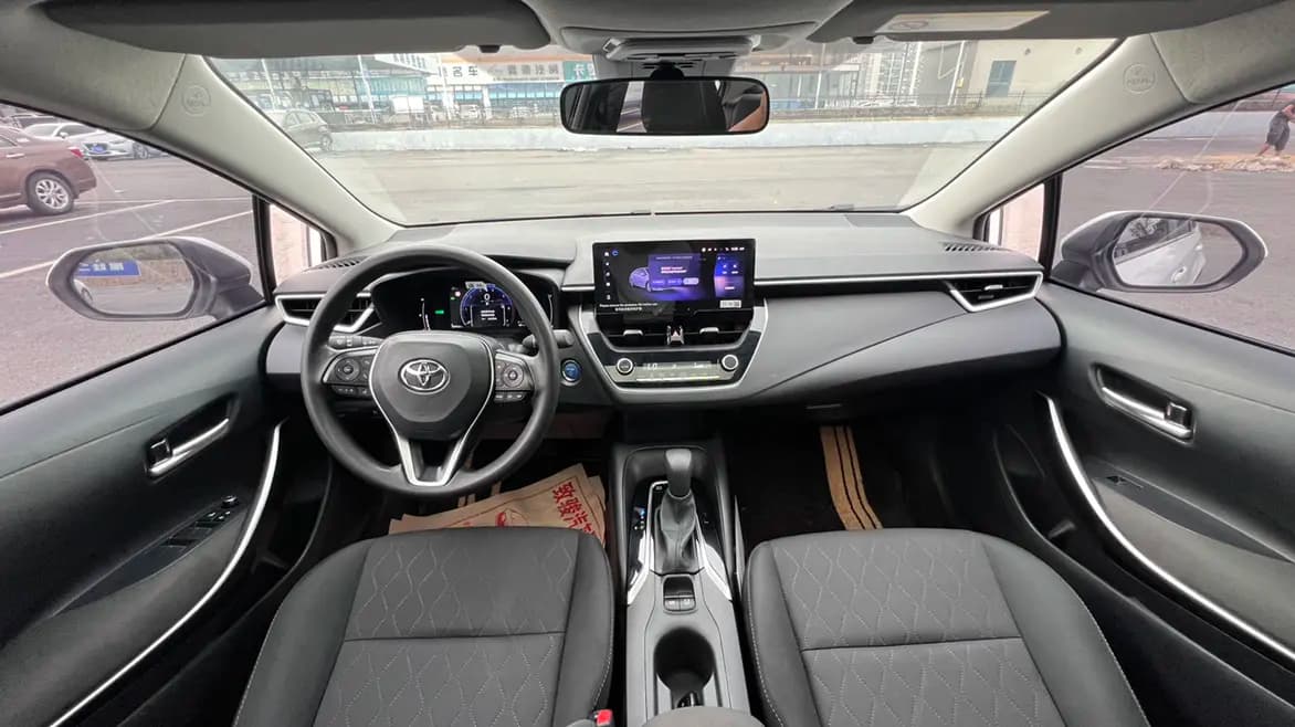 Toyota Corolla 2024 г. 23129 км. — фото 8