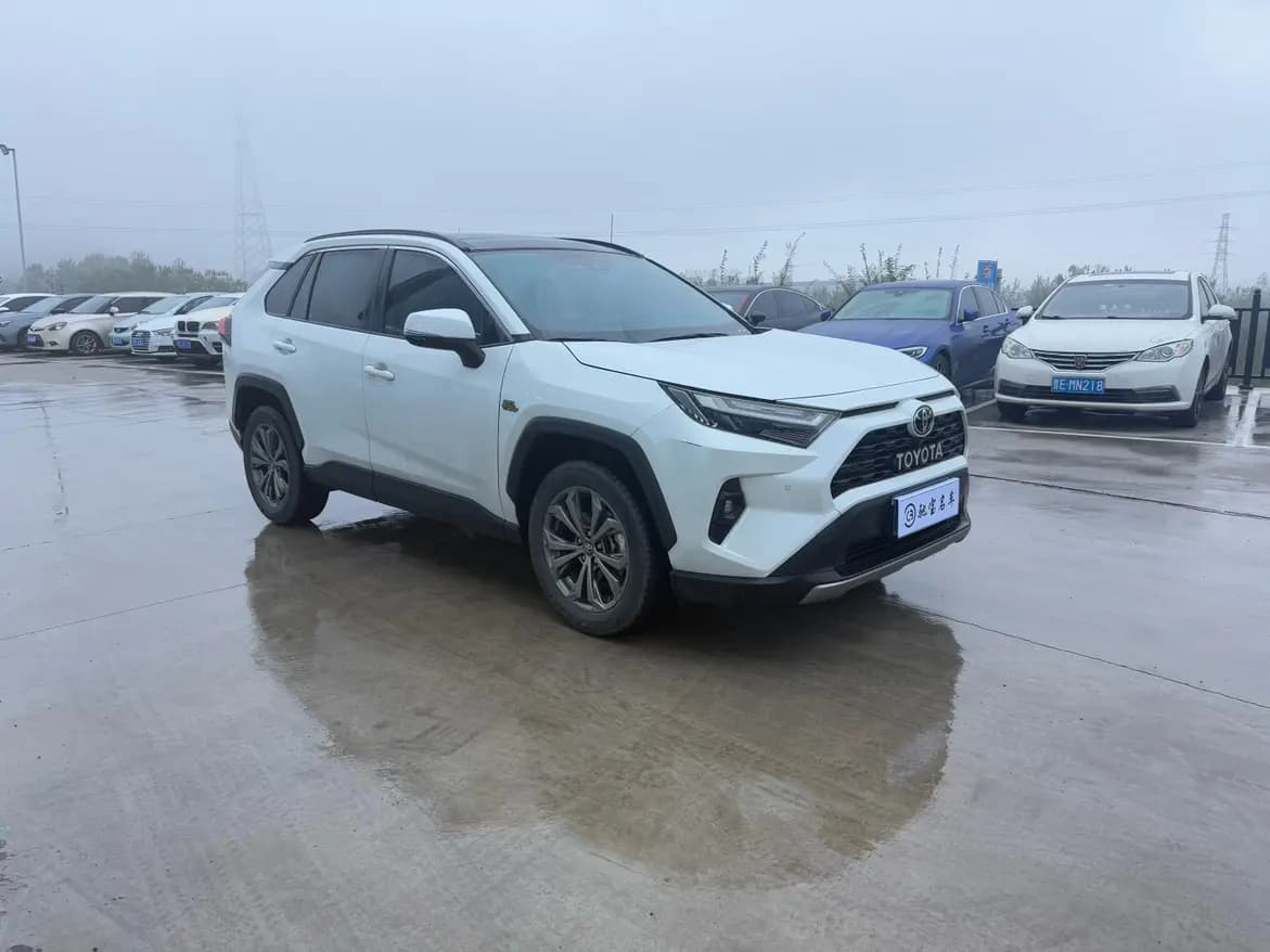 Toyota RAV4 2023 г. 46088 км. — фото 2