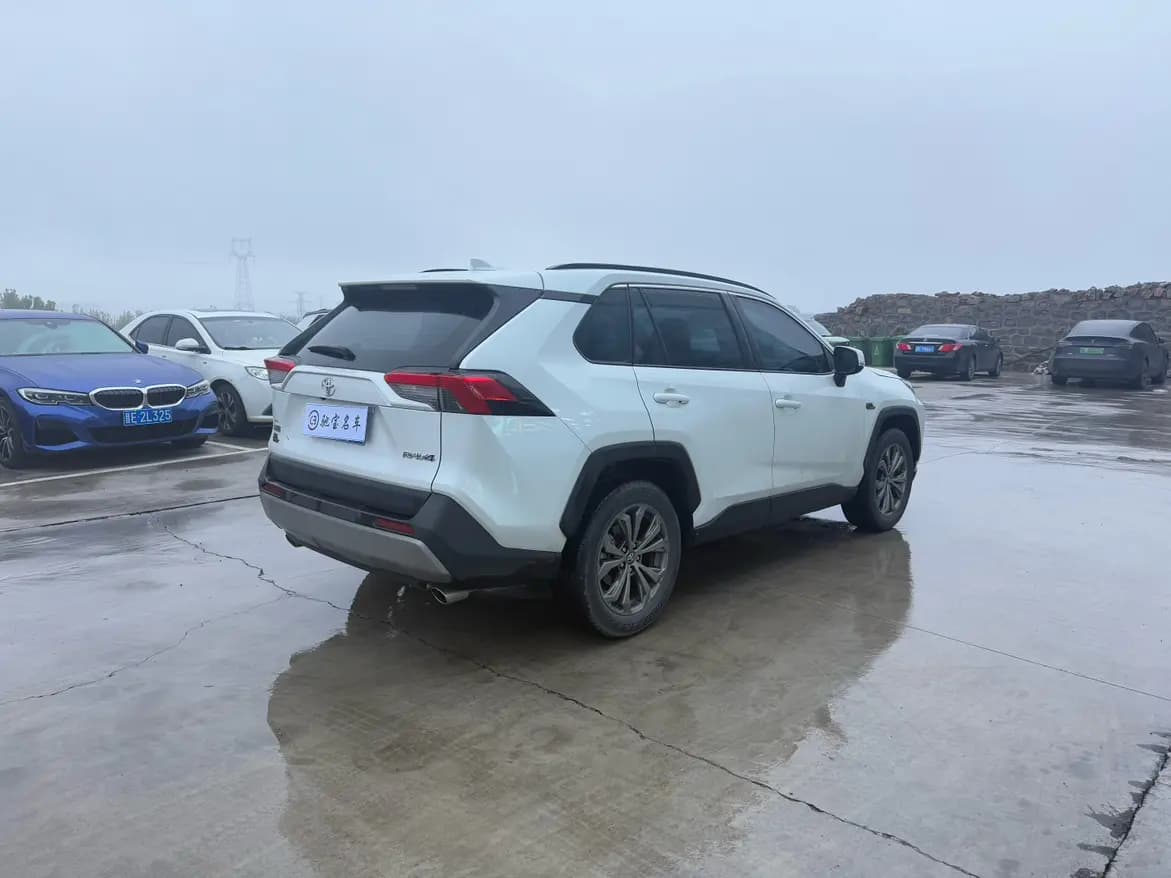Toyota RAV4 2023 г. 46088 км. — фото 4