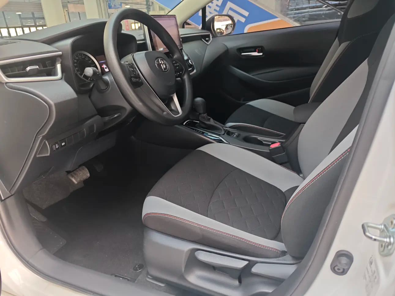 Toyota Corolla 2023 г. 34130 км. — фото 11