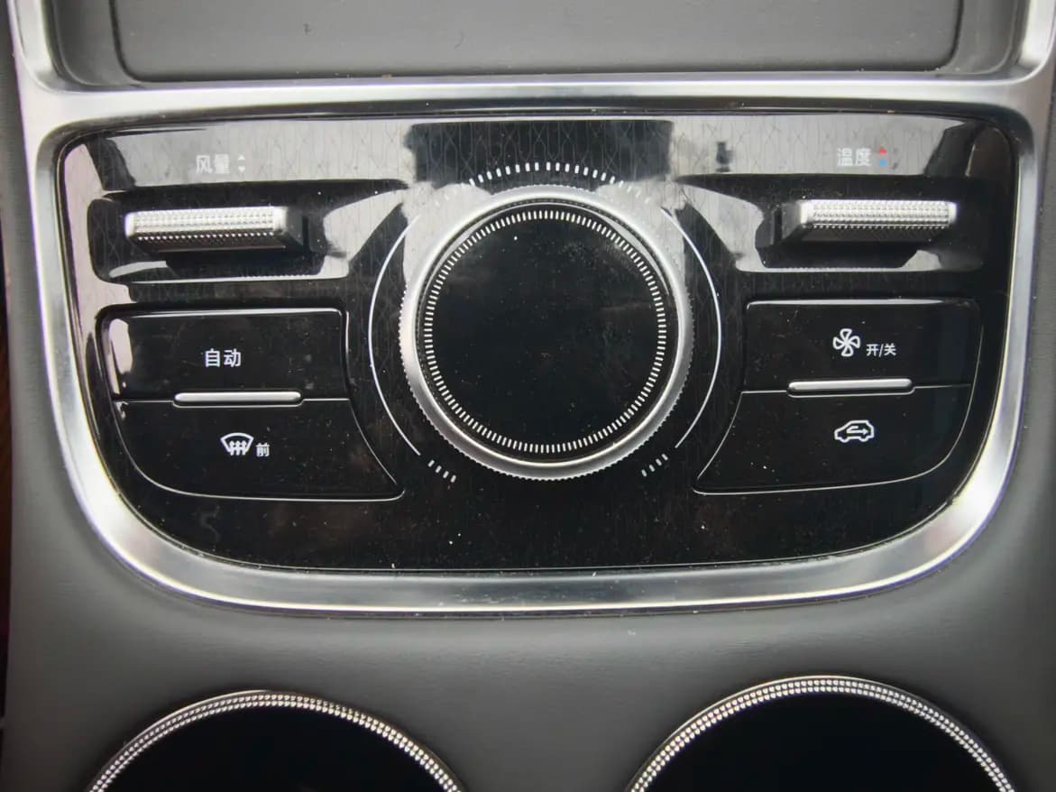 Geely Galaxy L6 2025 г. 14126 км. — фото 16