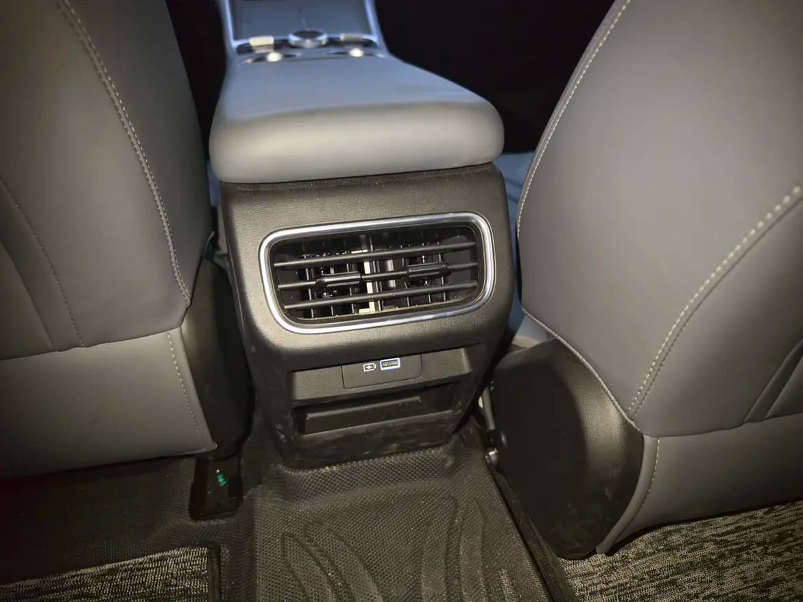 Geely Galaxy L6 2025 г. 14126 км. — фото 20