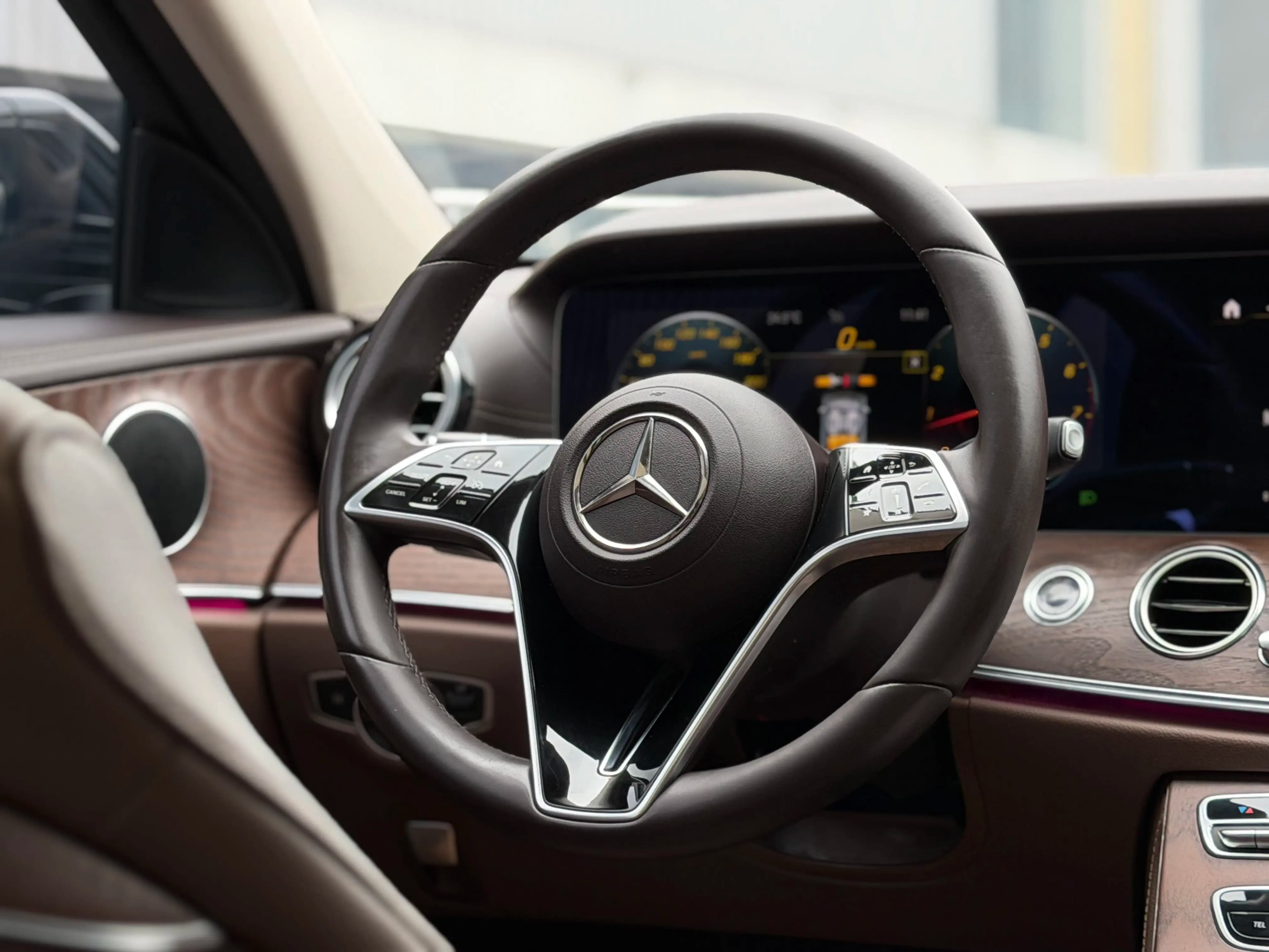 Mercedes-Benz E-Class 2022 г. 37049 км. — фото 11