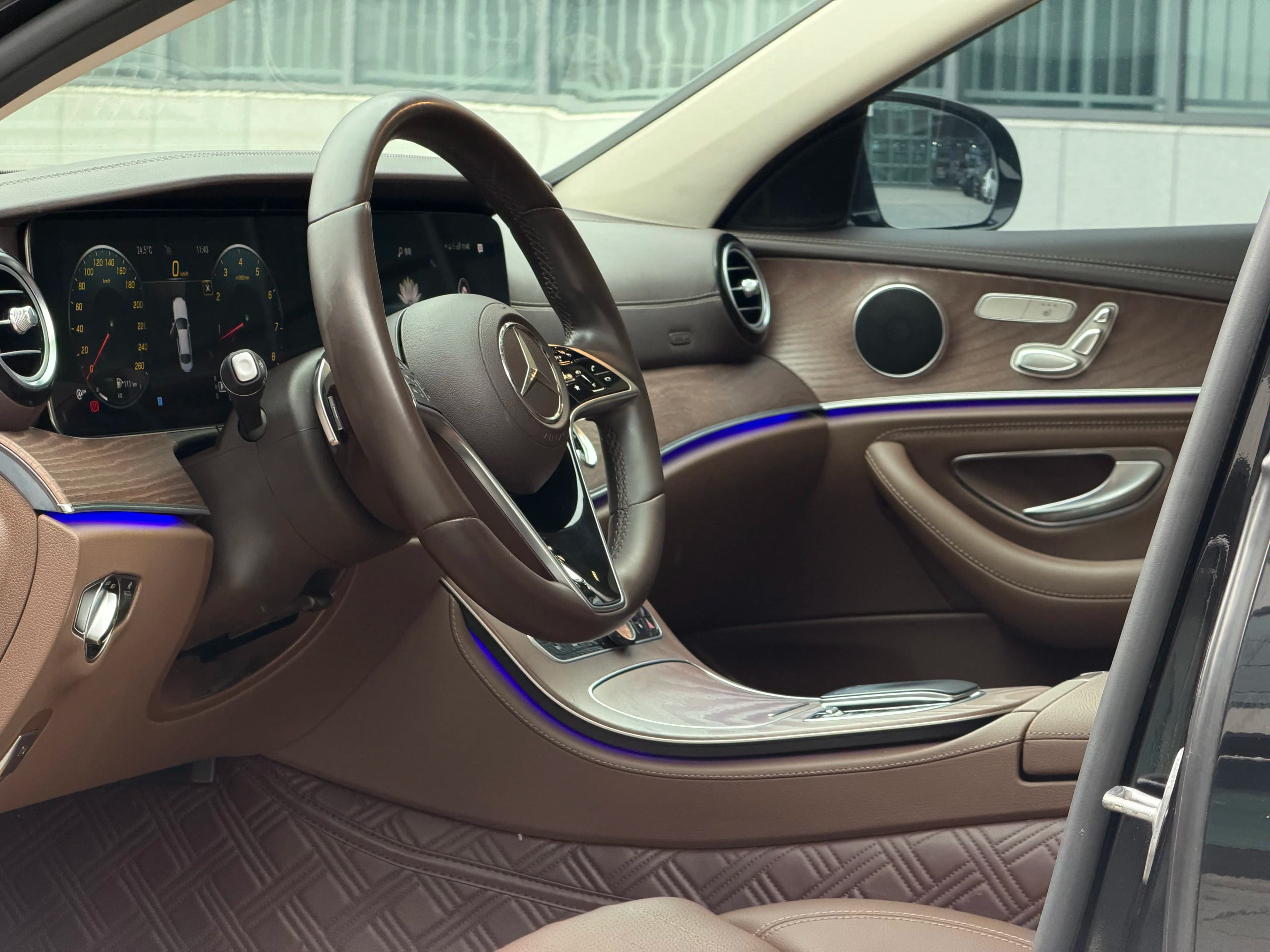 Mercedes-Benz E-Class 2022 г. 37049 км. — фото 12