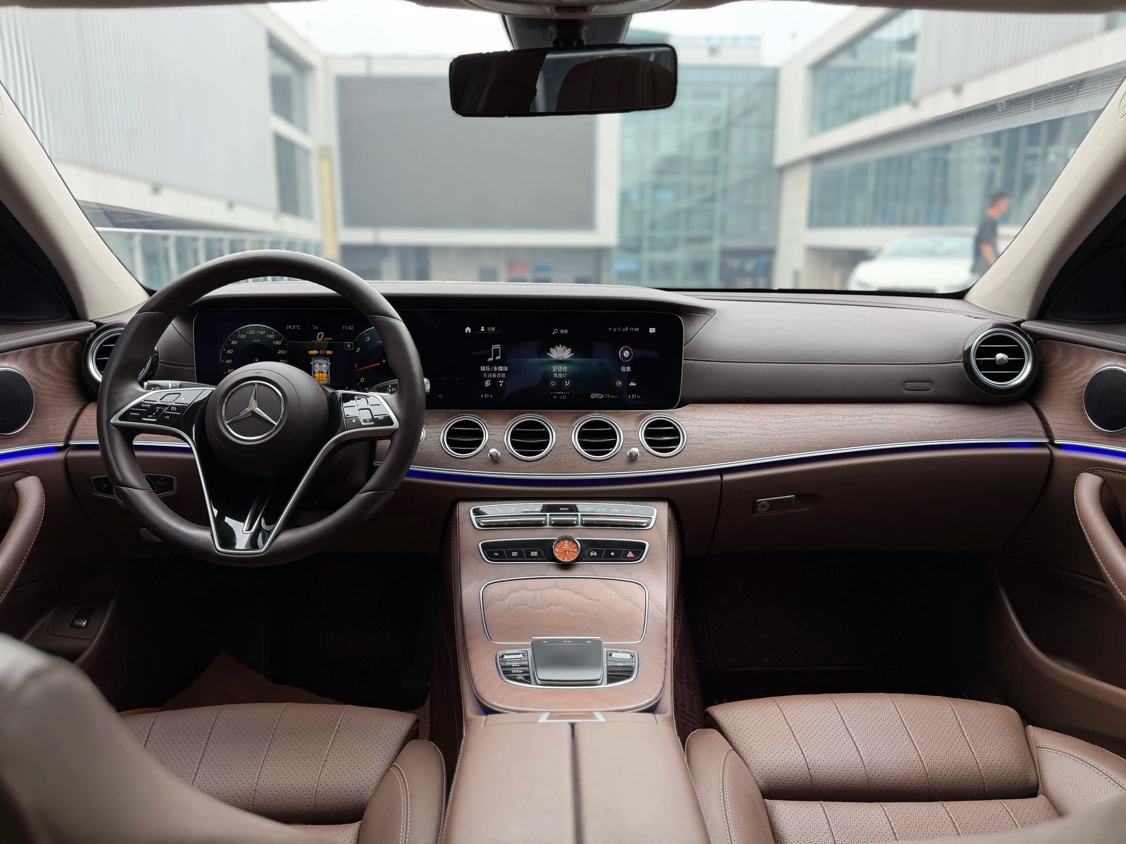 Mercedes-Benz E-Class 2022 г. 37049 км. — фото 9