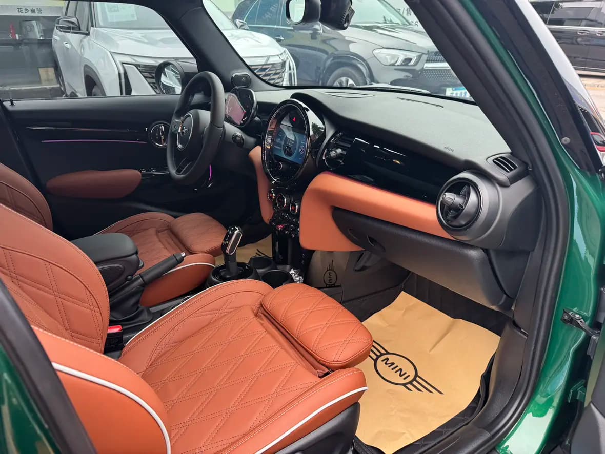 MINI  2024 г. 7800 км. — фото 14