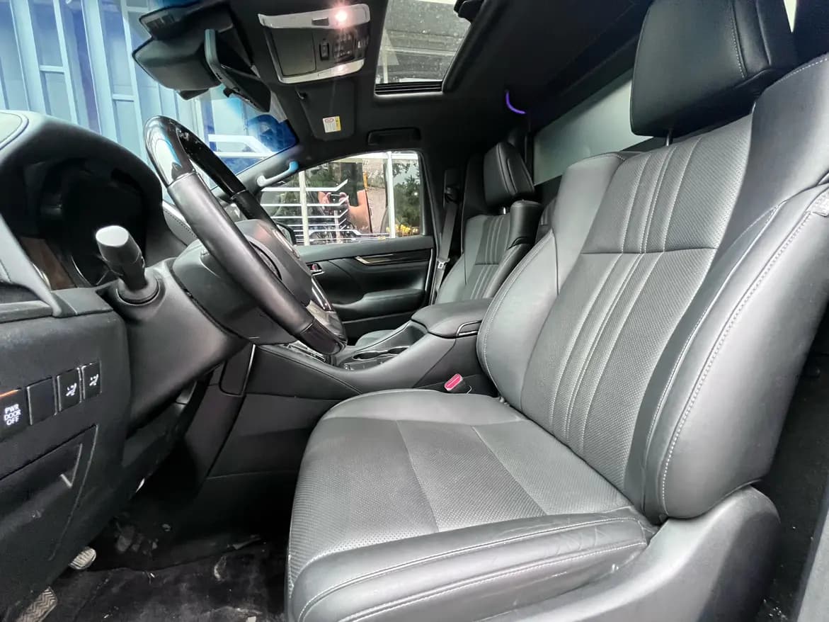 Lexus LM 2022 г. 58174 км. — фото 12