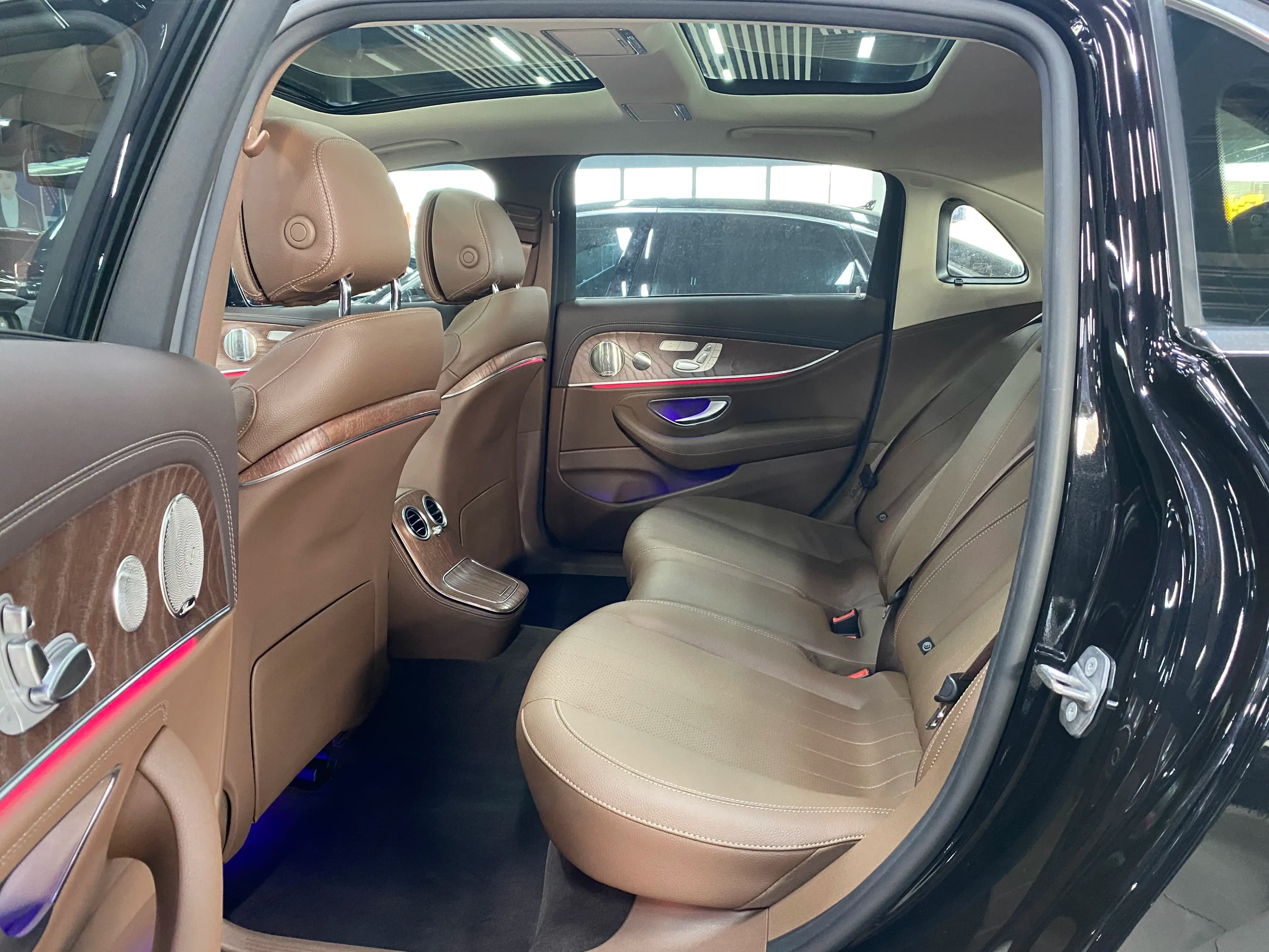 Mercedes-Benz E-Class 2022 г. 47051 км. — фото 17