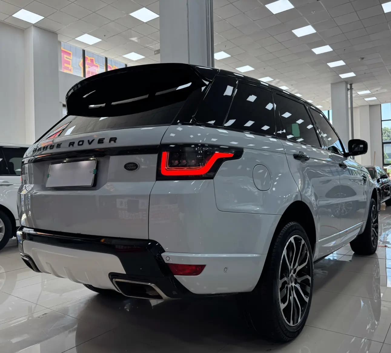 Land Rover Range Rover Sport 2021 г. 132000 км. — фото 6