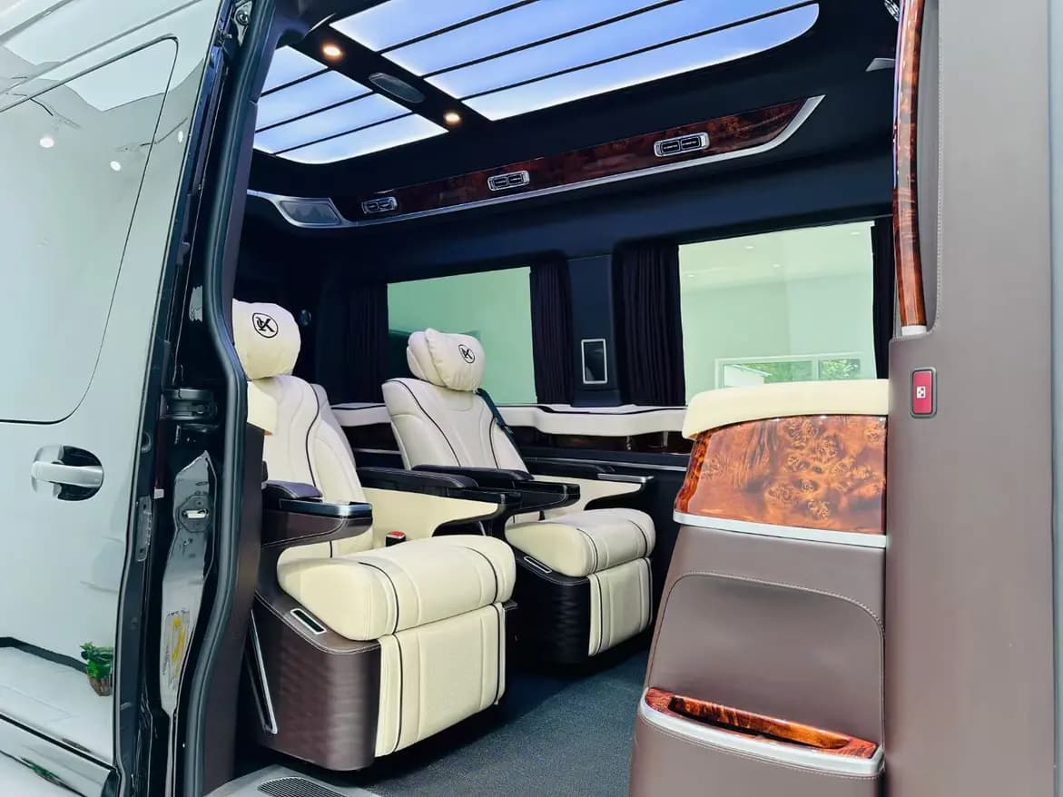 Mercedes-Benz Sprinter 2023 г. 16143 км. — фото 24